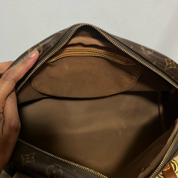 Louis Vuitton medium - Picture 3 of 17